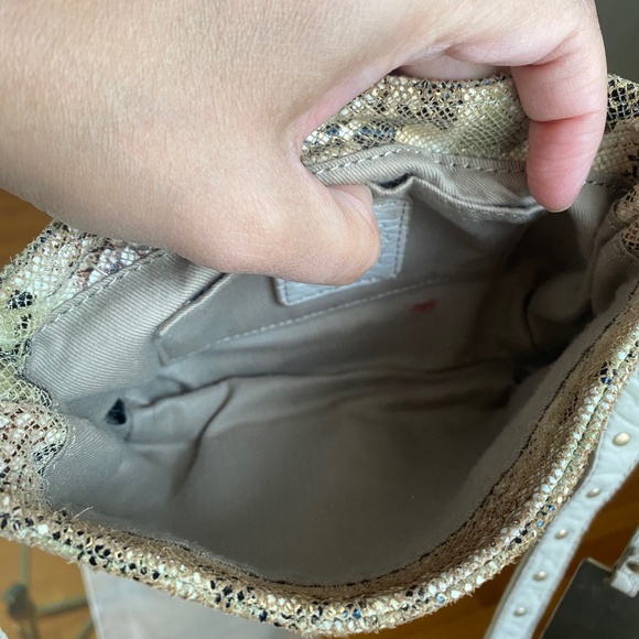 Remi & Emmy snake print cross body mini bag, color: Neutrals - Picture 6 of 8